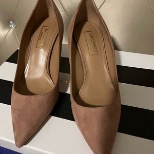 Aquazzura powder rose suede pump